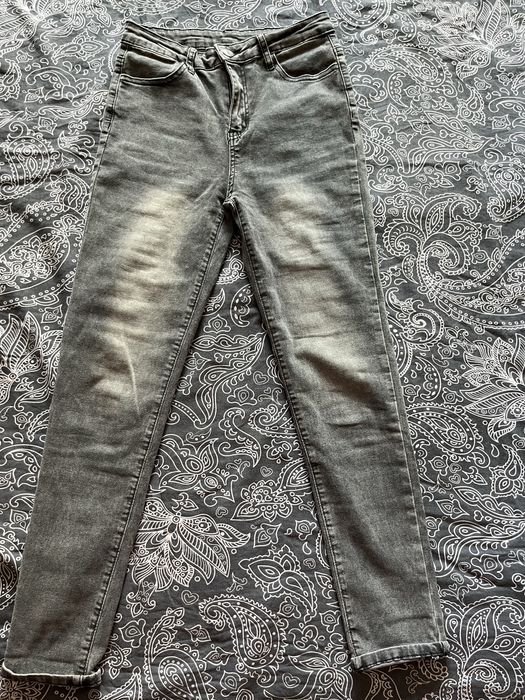 Продам джинсы Мом и скини