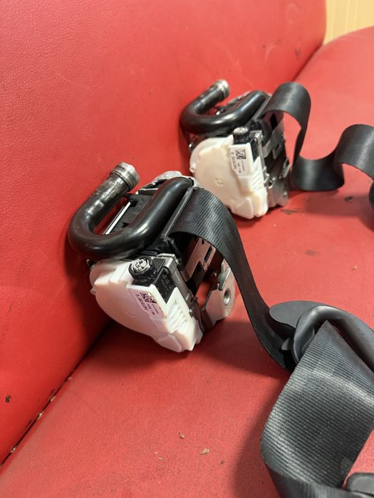 Audi a3 8y задни колан колани ляв и десен