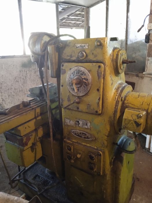 Универсална фреза