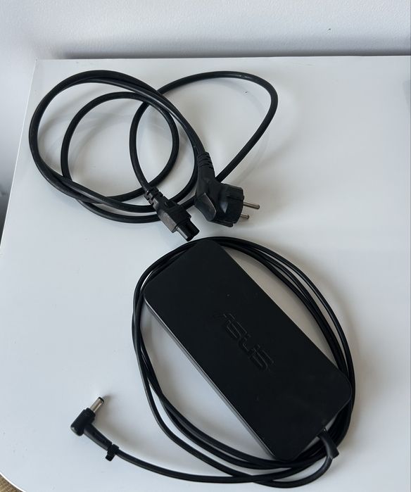 Геймърски лаптоп Asus ROG