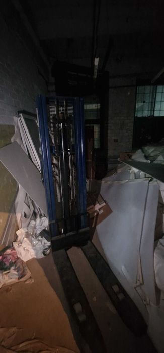 Ручной гидравлический штабелер