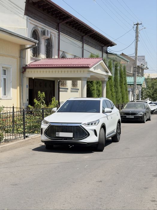 BYD Song Plus 2 pozitsiya (gibrid)