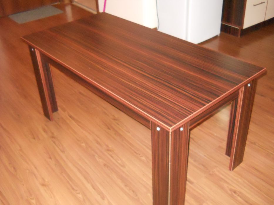 Продавам нова холна маса " ВЕНГЕ " перфектна !!