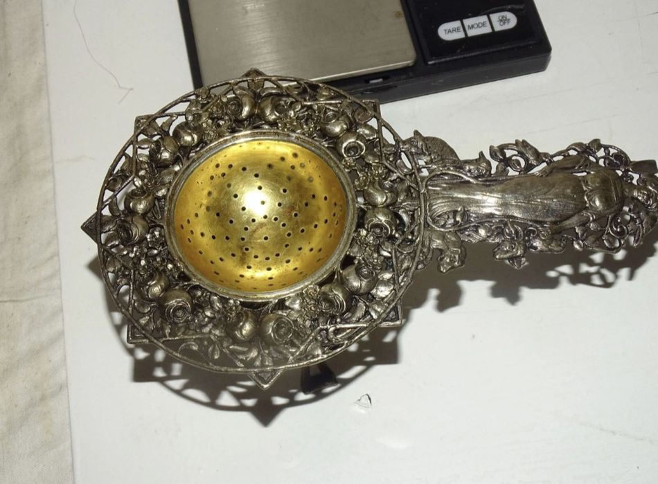 Продавам антикварни сребърни поставки за захар чай й яйца