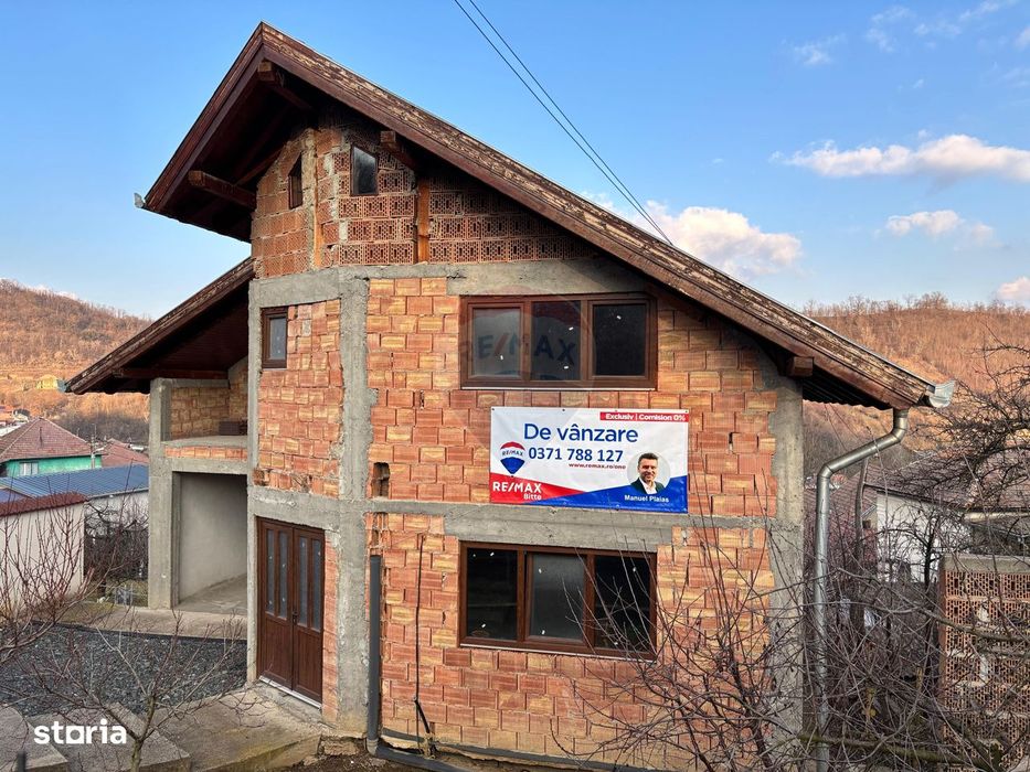 Casă Nouă pe 3 niveluri în Mediaș zona Baznei - priveliste superba