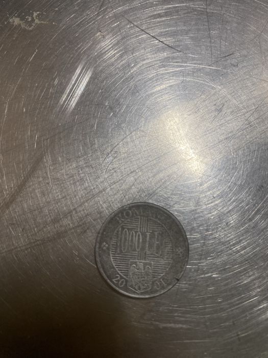 Vand moneda poate e cineva interesat