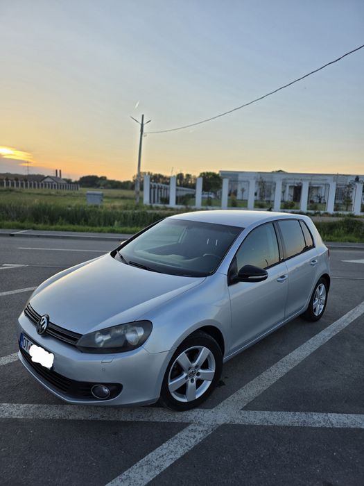 VOLKSWAGEN Golf 2012