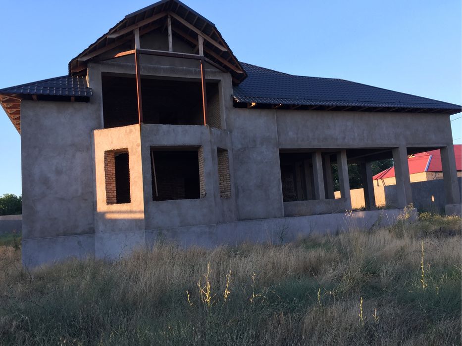 Срочно продам дом в Кызылжар(Куртаев) пл. 300 кв. м., уч. 16 соток