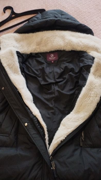 Продам куртку зимнию б/у.