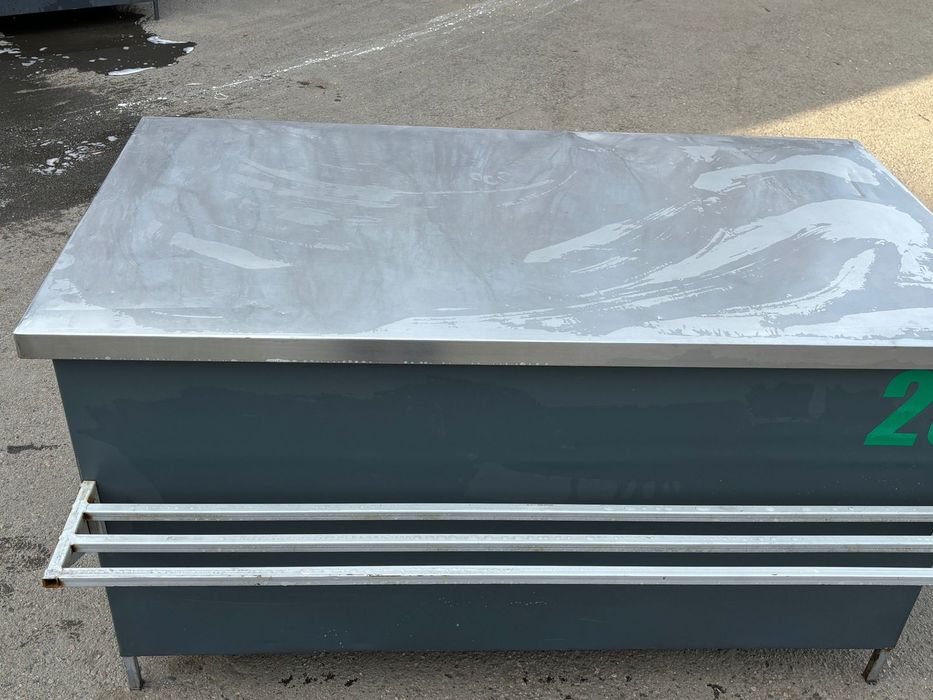 Стол по торговлием