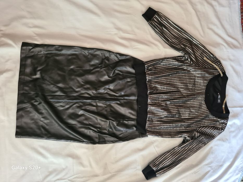 Женская  Двойка ( кофта и юбка)