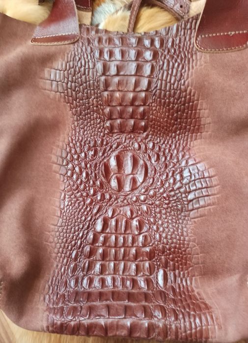 Голяма чанта естествен велур и кожа + подарък