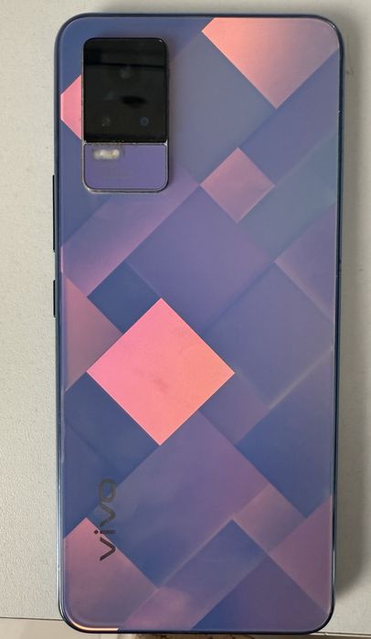 Телефон Vivo 21e