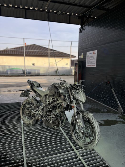 Motocicleta Yamaha MT-125