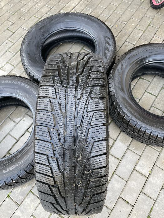 Зимние шины на : 265/65 R17