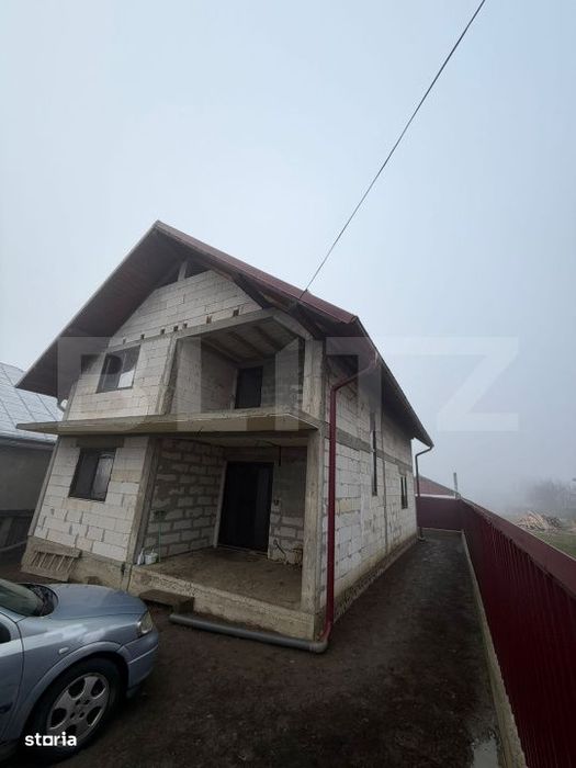 Casa spatioasa cu teren 11 ari in Liteni Moara