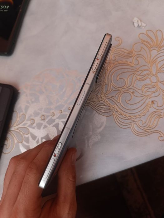 Продам poco f4 gt