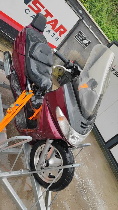 Скутер Suzuki Burgman 250 на части
