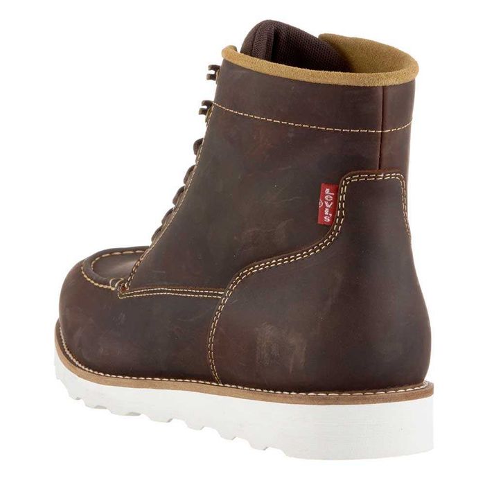 De vanzare Levi's Darrow Mocc noi!