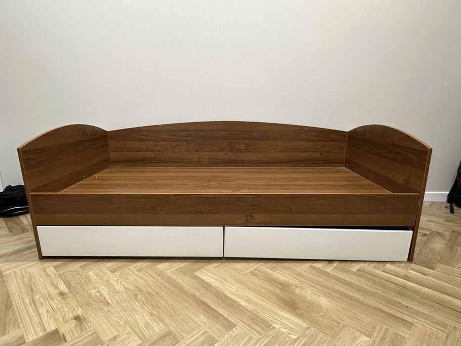 Кровать подростковая