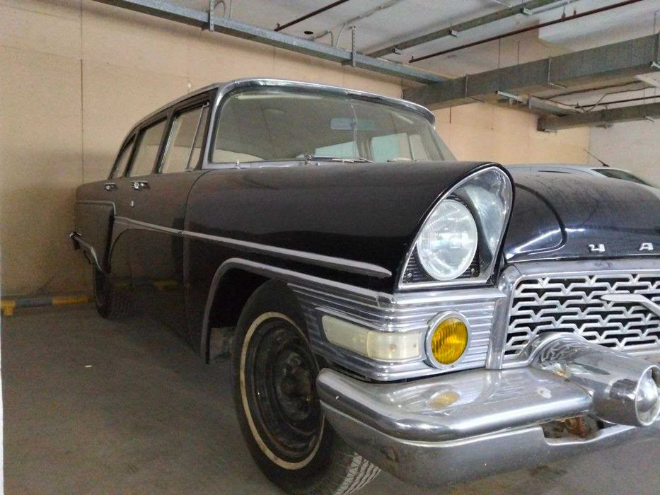 Автомобиль ГАЗ - 13 Чайка 1970 г Черная