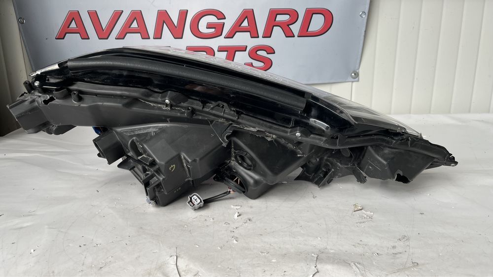 Ляв фар Lexus NX 300