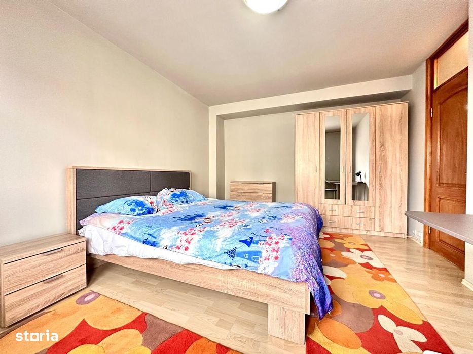Apartament spatios 4 camere + parcare, pretabil ptr ERASMUS