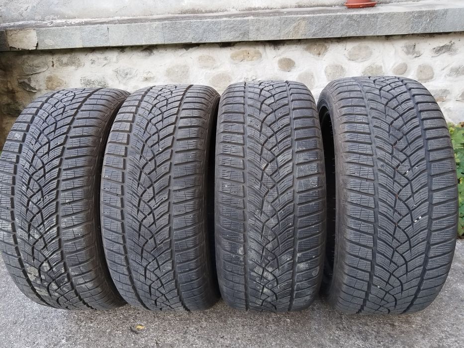 Зимни гуми Goodyear 245 /45/18