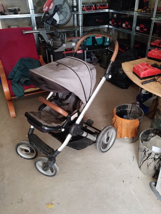 Продавам Детска количка с три аксесоара към нея