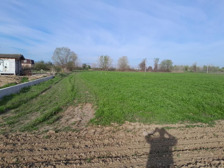 Продавам парцели с проекти за жилищно строителство.