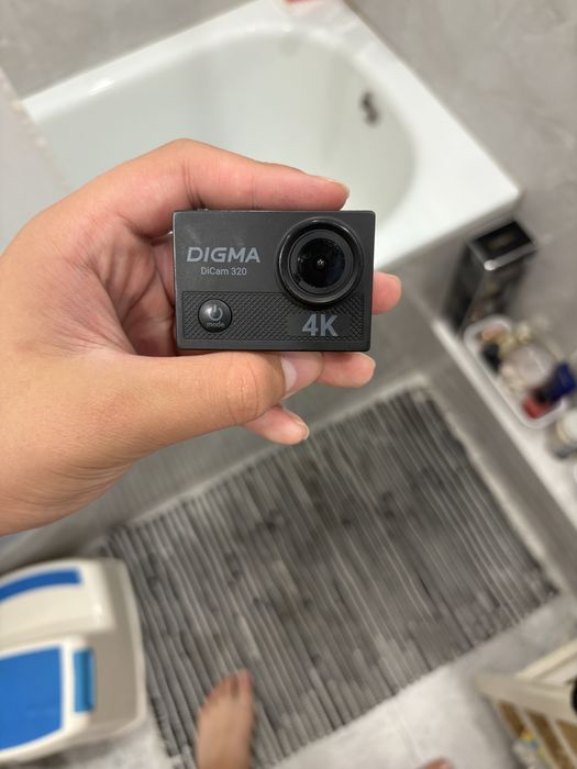 Digma Dicam 320 с креплением и сд картой