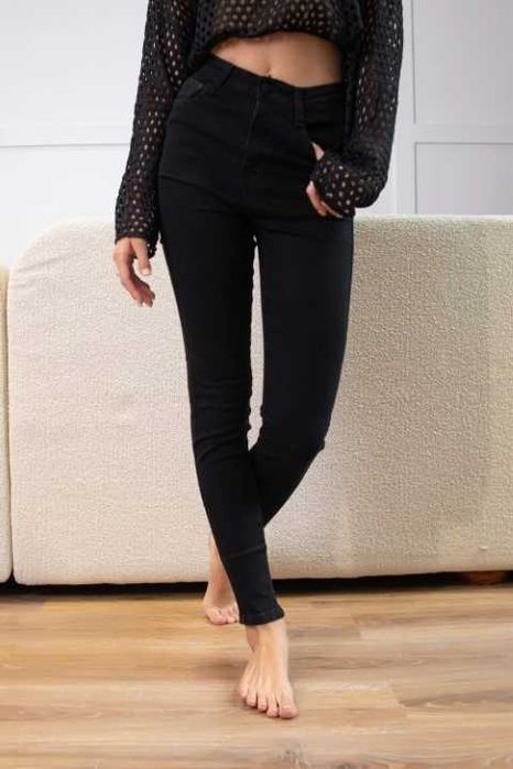 джинсы-стрейч и джинсовые шорты