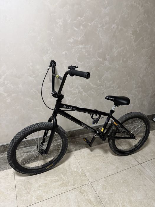 Велосипед BMX трюковой
