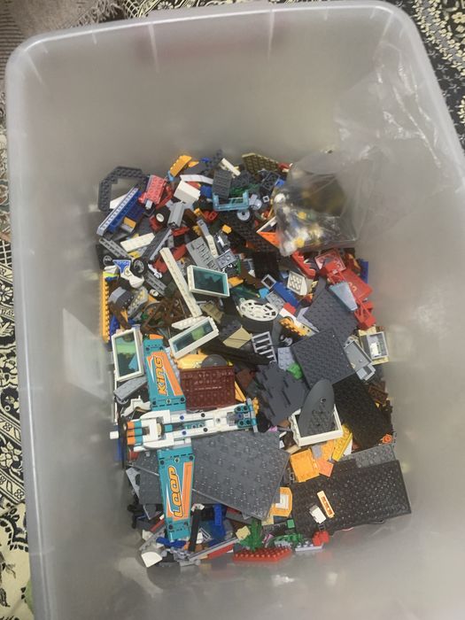 Продам ящик лего и другое