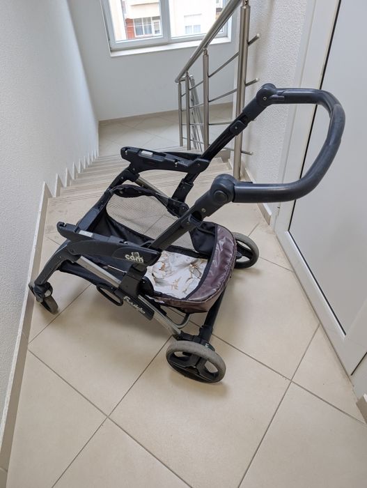 Продавам детска количка CAM fluido 3 в 1