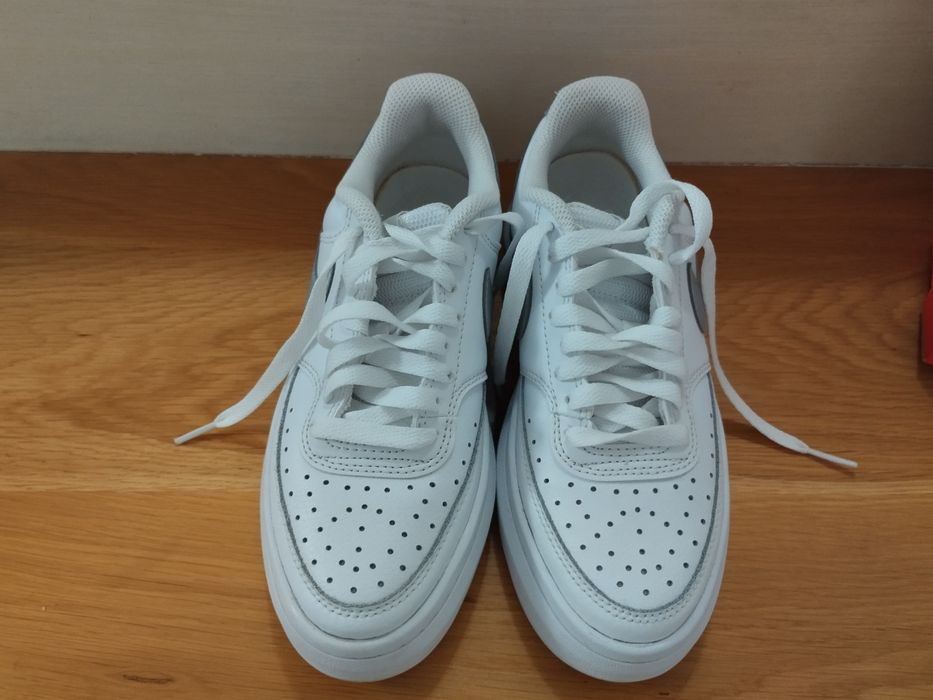 Кожени дамски кецове Nike номер 36