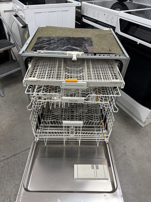 Съдомиялна MIELE 60/см  Автоматично отваряне