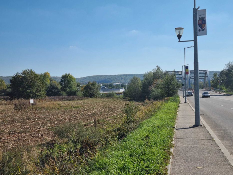 Vand teren intravilan Mioveni