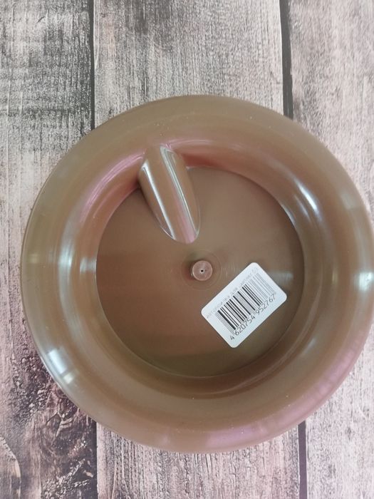 Поилка под банку