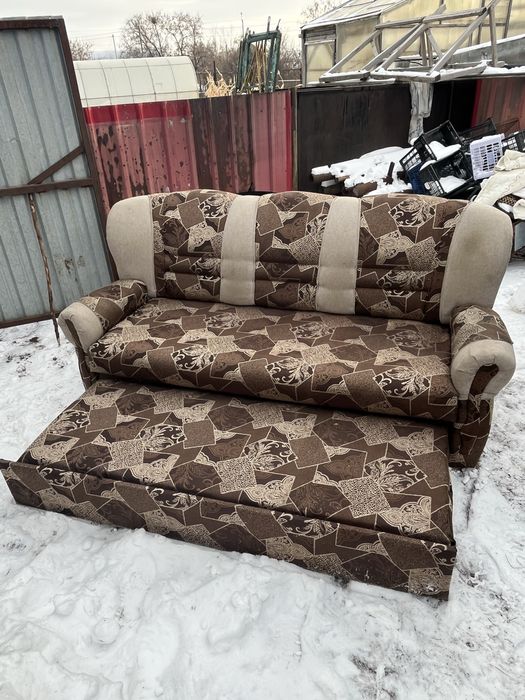 Продам диван торг есть