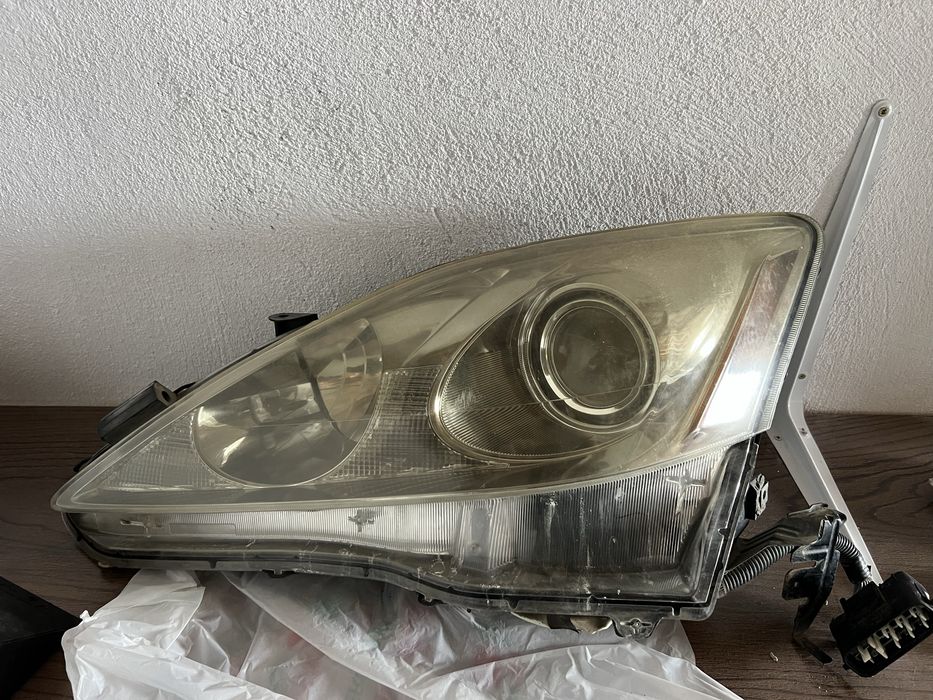 Фары lexus is 250