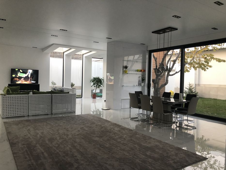 Натяжные потолки и светопропускные потолки