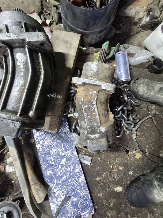 Насос для манипулятор и кран