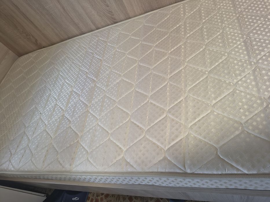 Pat cu saltea  90x 200
