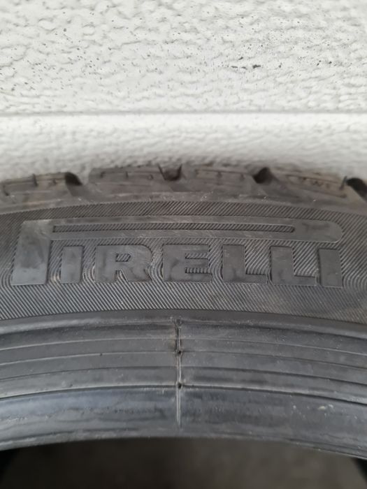Зимни гуми 2 броя PIRELLI SottoZero3 225 40 R19 дот 4919