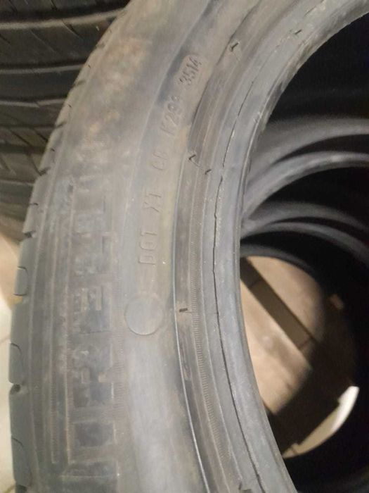 Продам шины оригинал