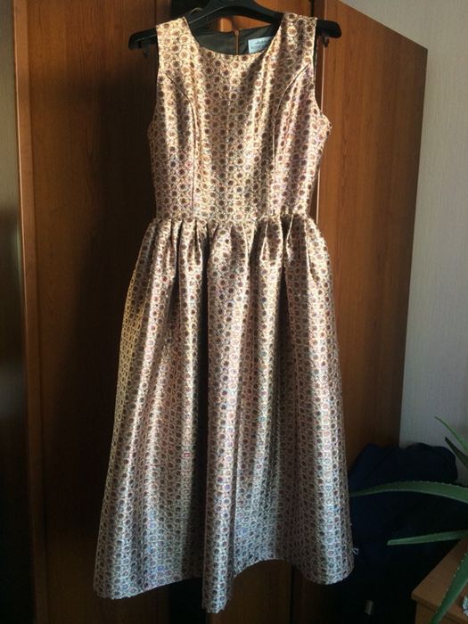 Продам платьев размер 46