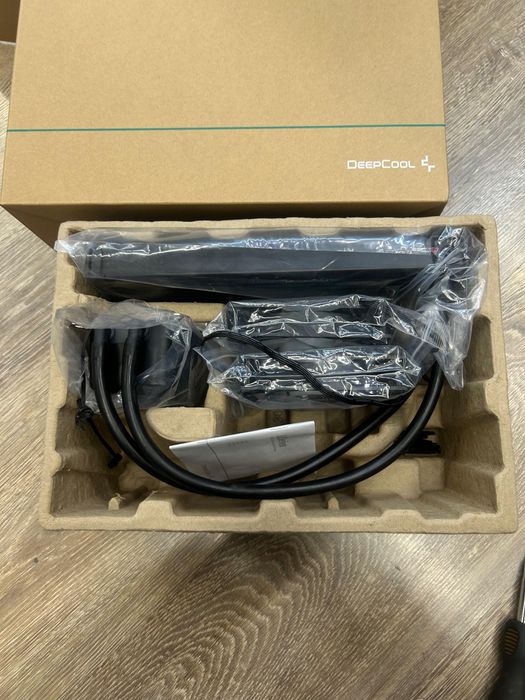 Жидкостное охлаждение Deepcool LE500 ARGB