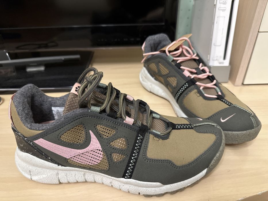 Кроссовки Nike, новые, размер 42