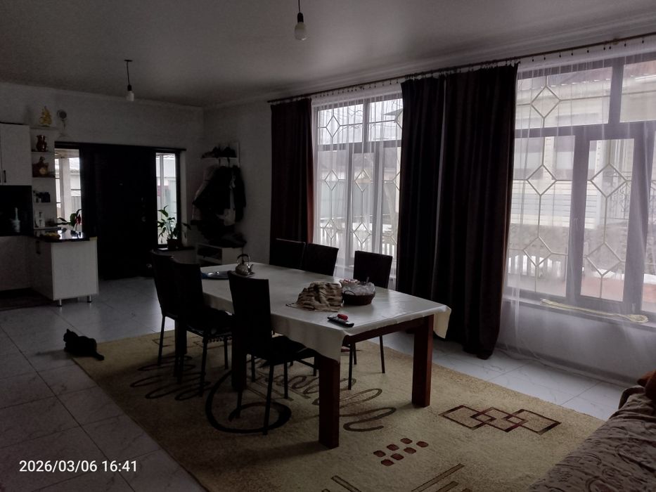 Продам дом  и красного кирпича.